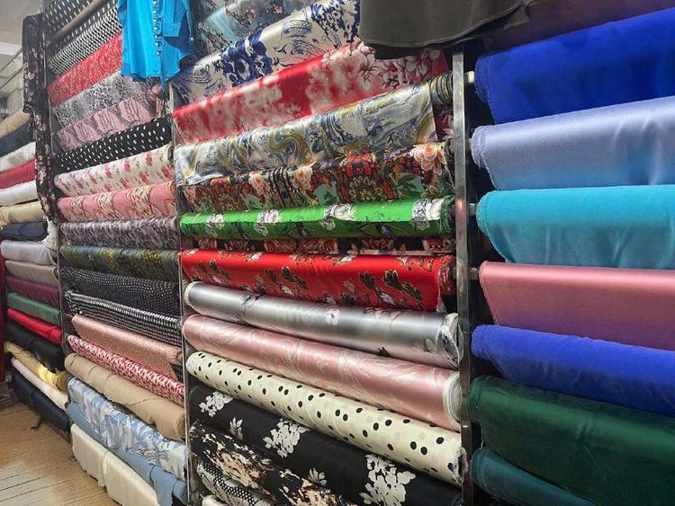 西安市碑林区柜典时尚服饰